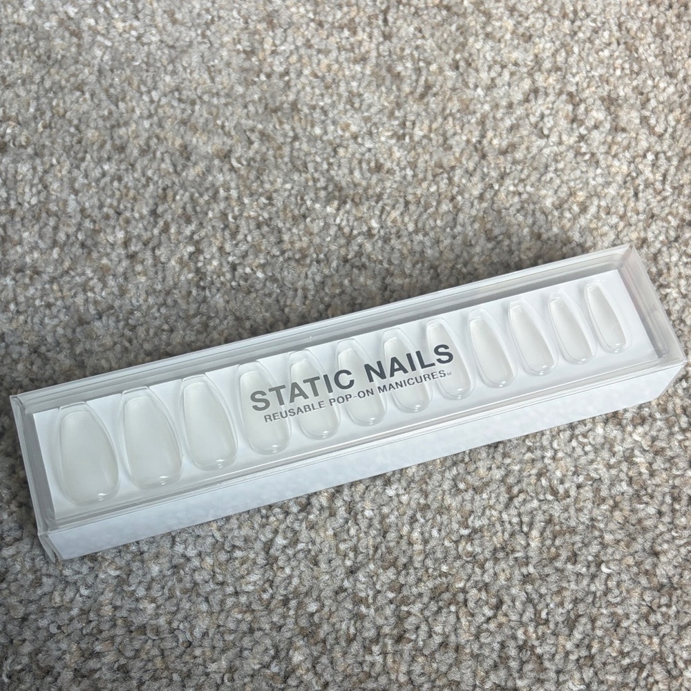 STATIC NAILS Reusable Pop-On Manicure - White Press-On Nails